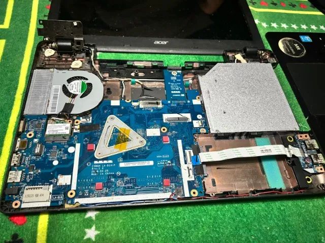 Notebook Acer Aspire E5-573 i5 ? Para Peças/Conserto (Defeito na Placa) - Foto 2