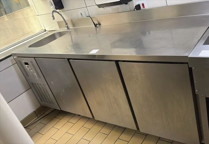 Balcão Refrigerado com Cuba Embutida