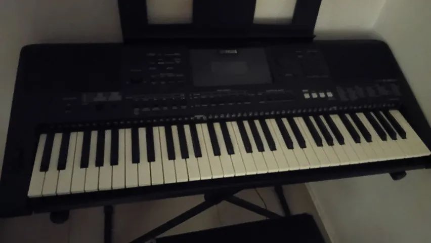 Teclado YAMAHA PSR E453 - Foto 3
