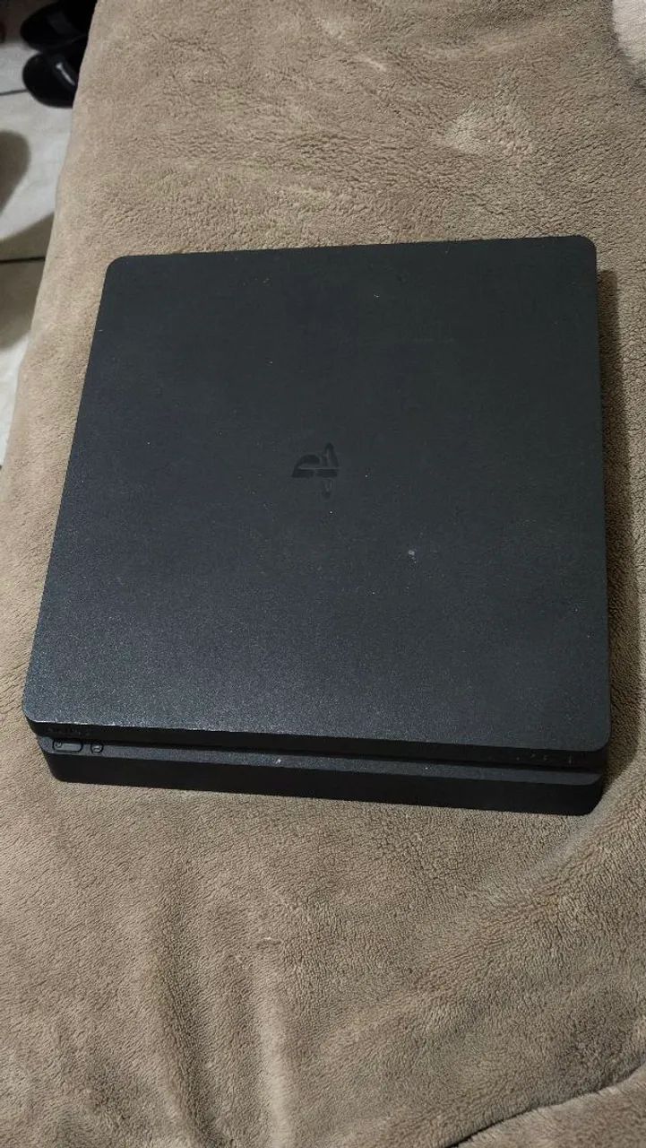 PS4 500GB (com defeito, sem controle, jogo e cabo)