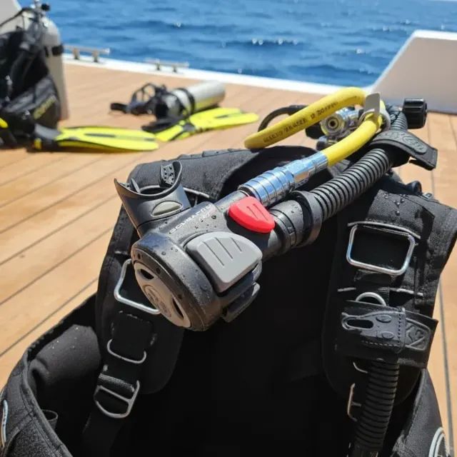 Colete Para Mergulho Knighthawk + Octopus Air2 Scubapro Lg Preto (Usado) - Foto 3