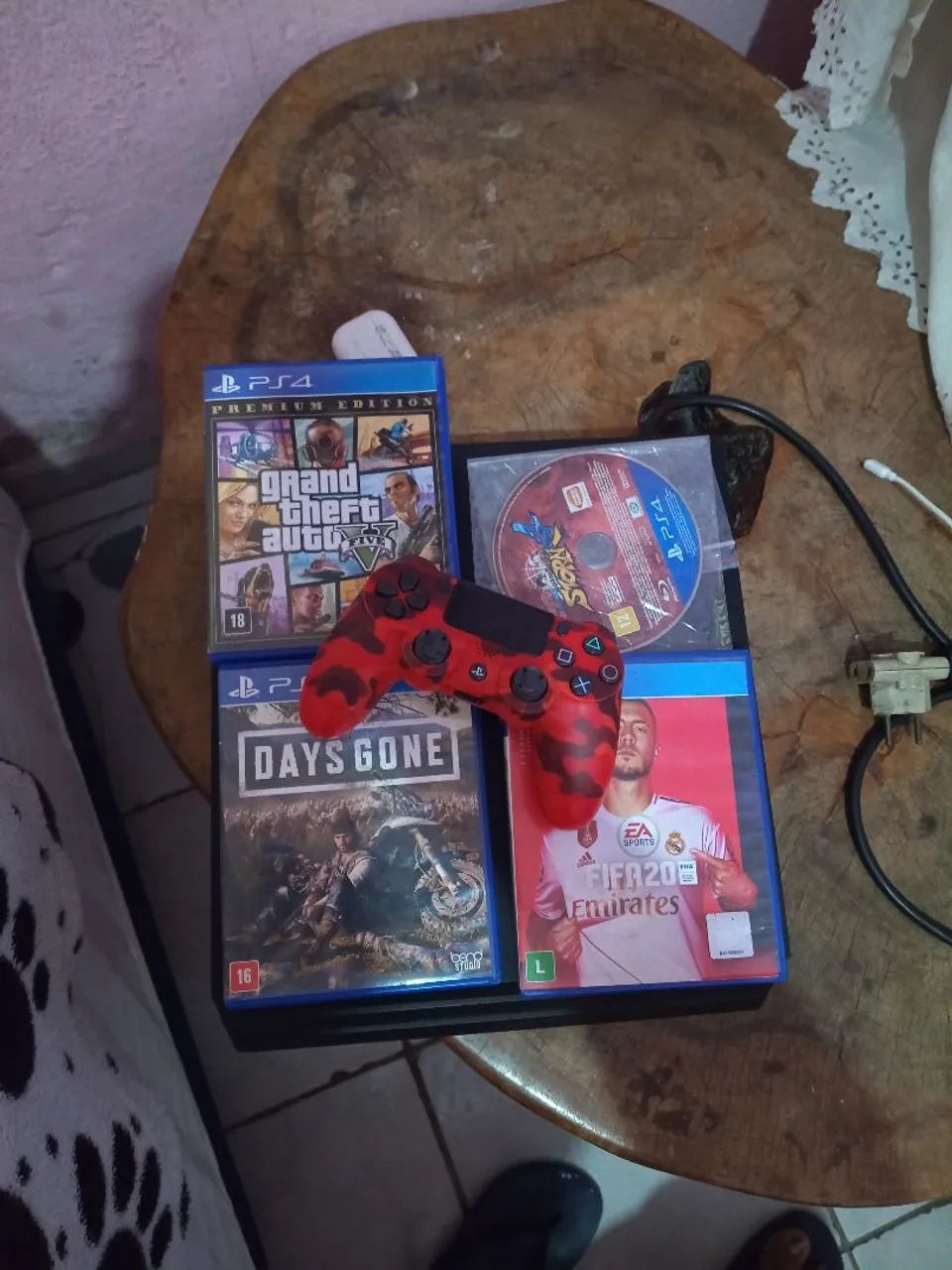 Vende se ou troca PS4 pro em iPhone  - Foto 3