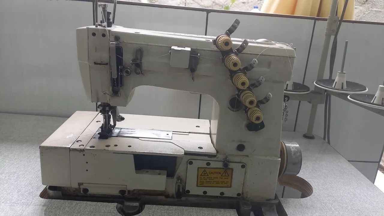 Máquina de costurar  - Foto 2