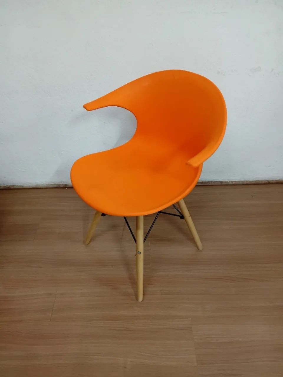 Cadeira Charles Eames New Wood Design Laranja - Foto 2