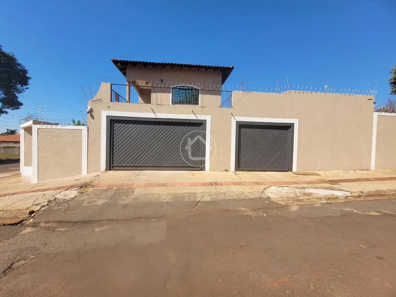 SOBRADO EXCELENTE LOCALIZAÇÃO VILA PLANALTO - Foto 2