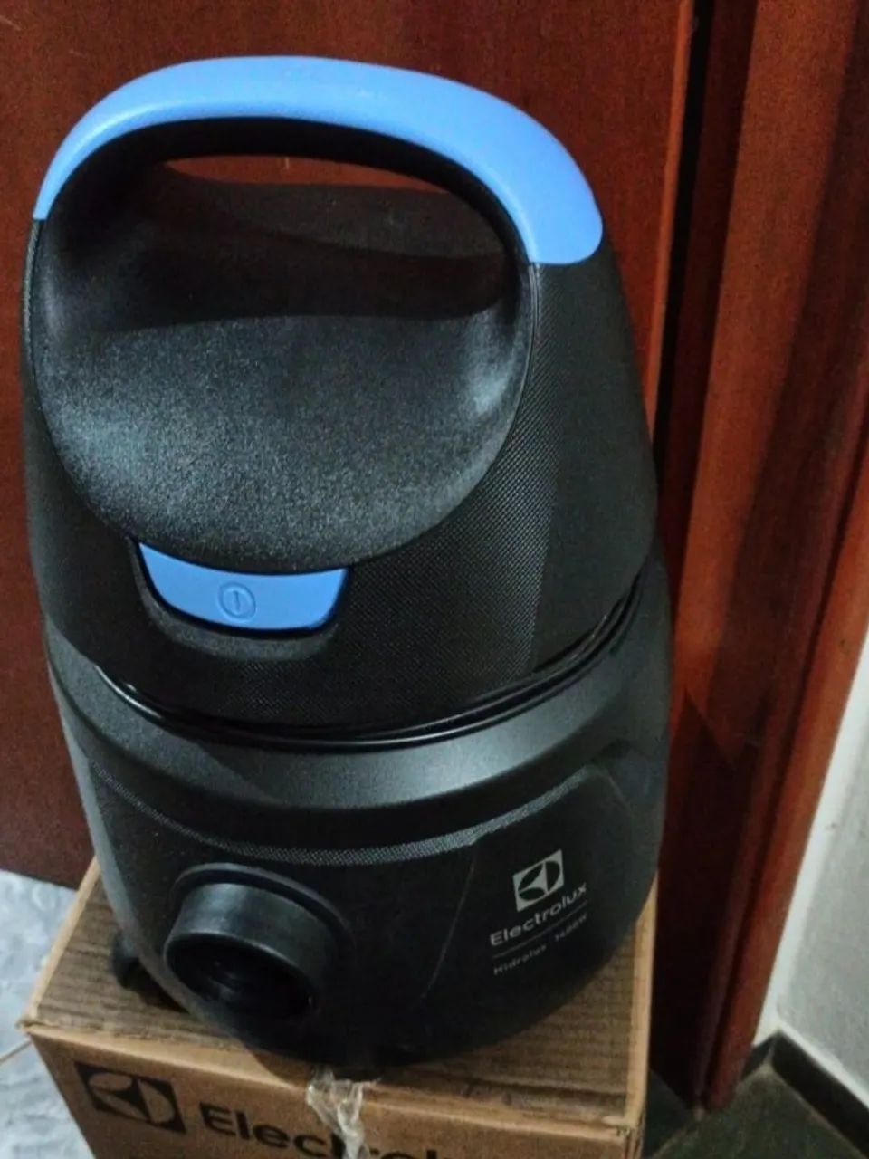 Aspirador de Pó e Água Electrolux 1400W - Zero - Foto 3