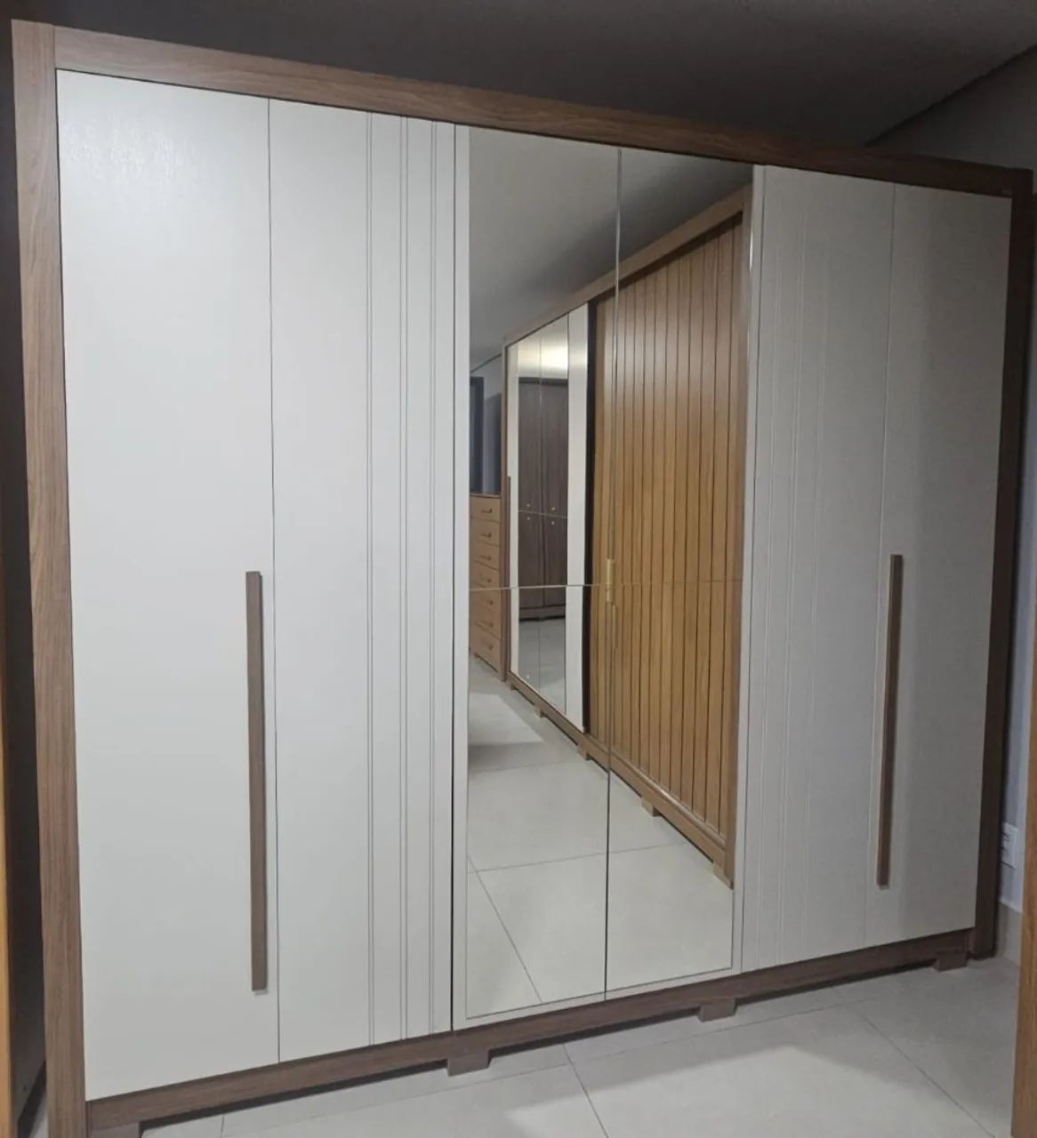 GUARDA-ROUPA MILLETO  