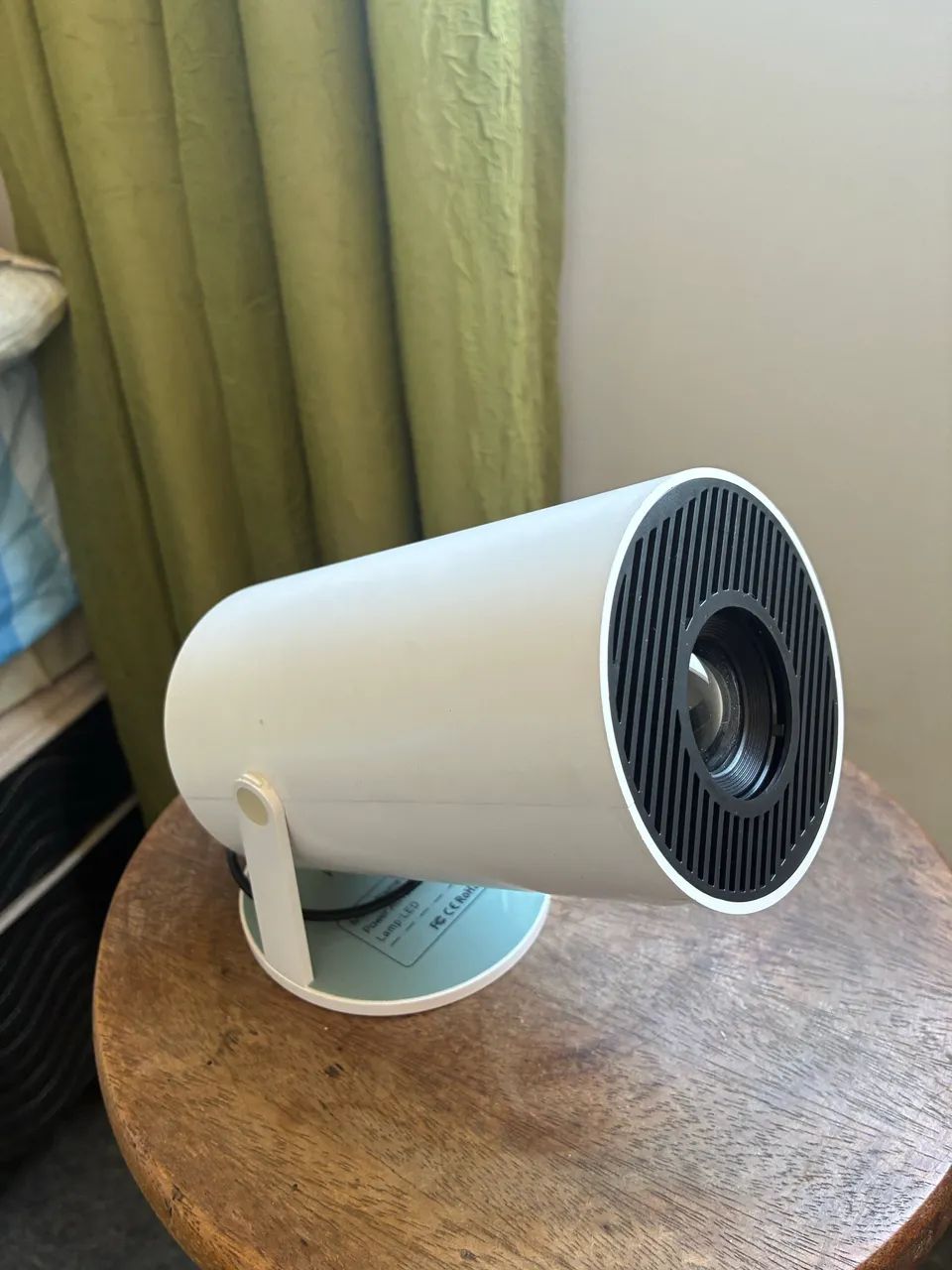 PROJETOR PORTÁTIL 