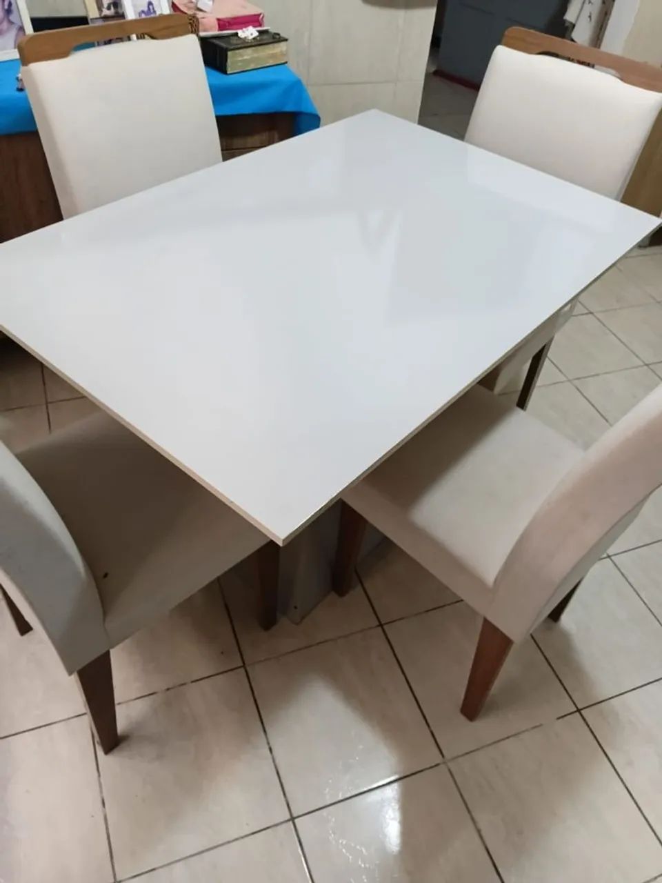 Mesa 4 cadeiras