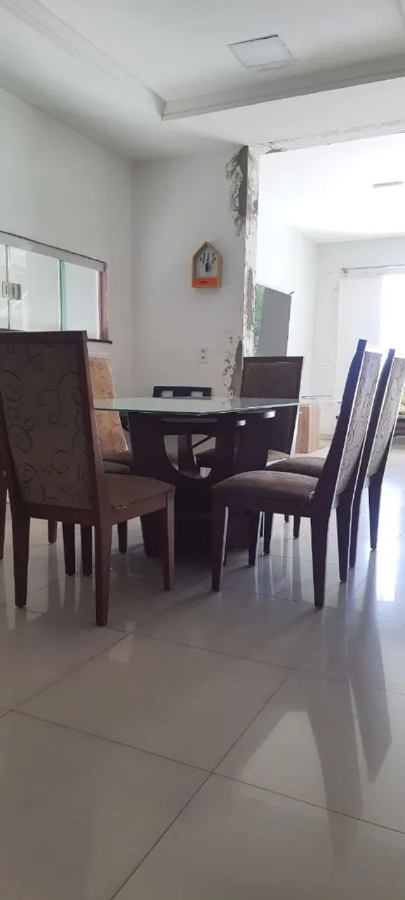 Mesa tampo vidro retangular com 6 cadeiras de madeira com assento almofada - Foto 2