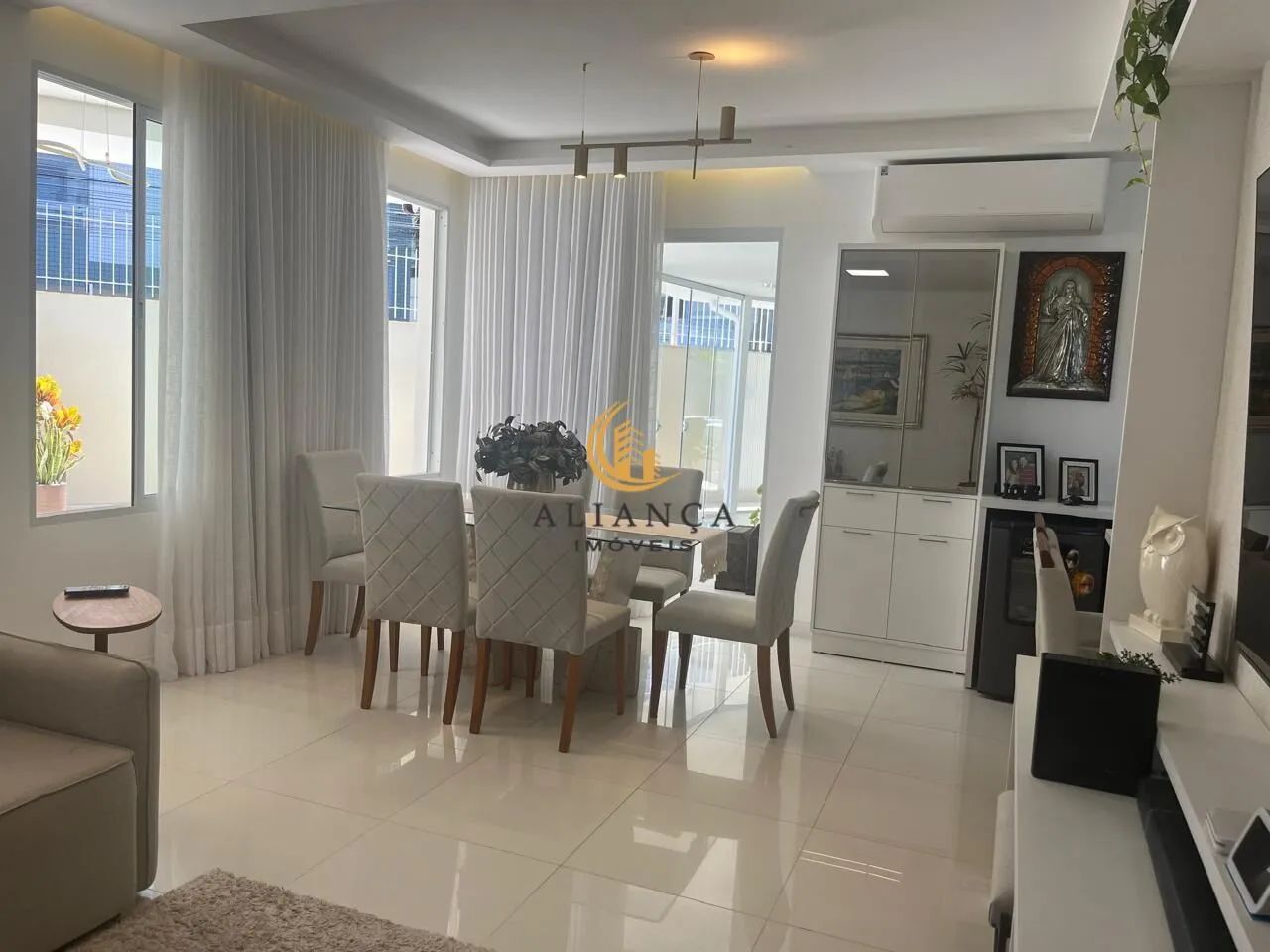 Casa com 3 dormitórios e quintal no Bom Abrigo - Foto 4