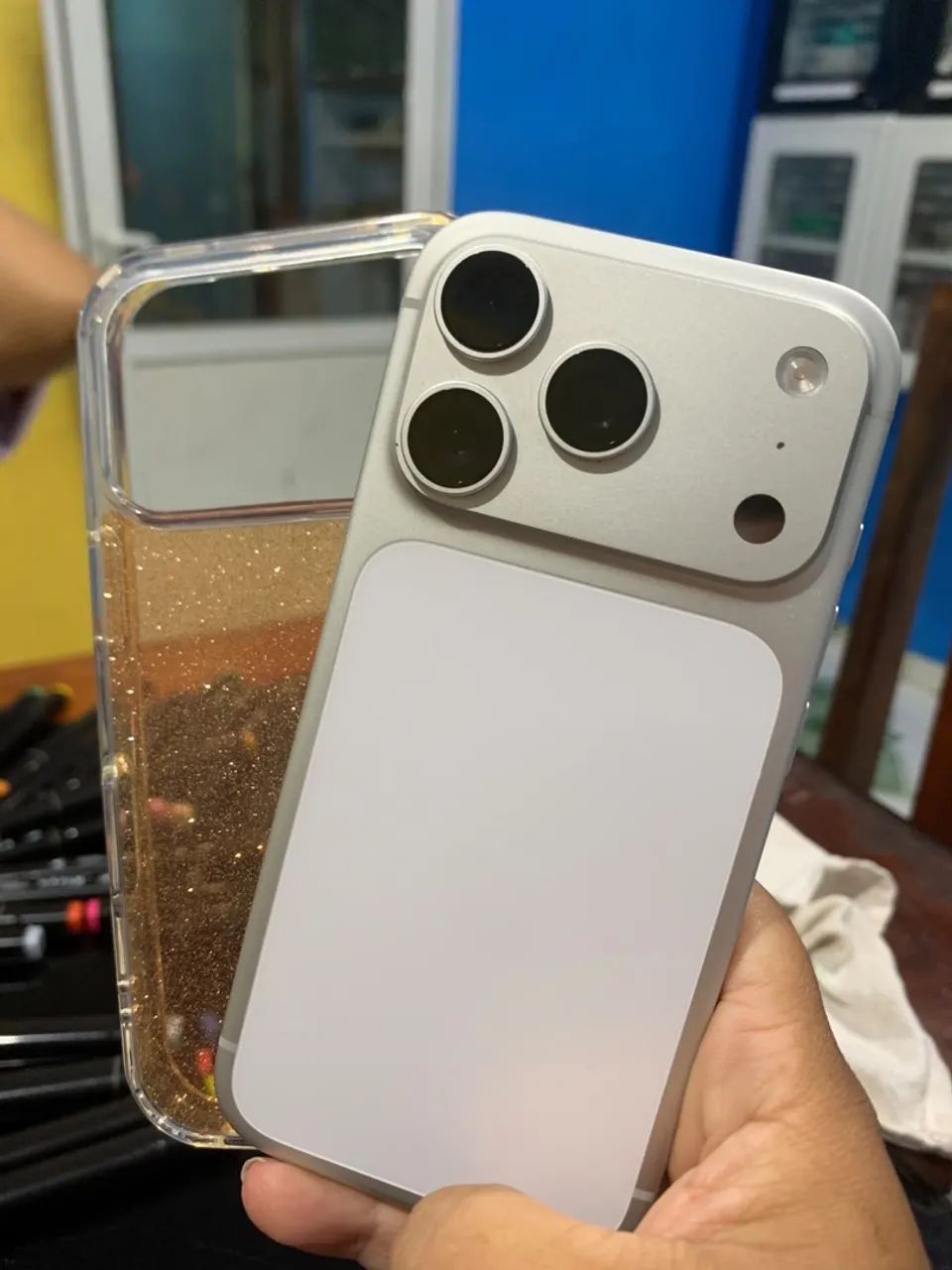 Vendo ou Troco com volta  iPhone 17 pro 256 novo leia anúncio  - Foto 2