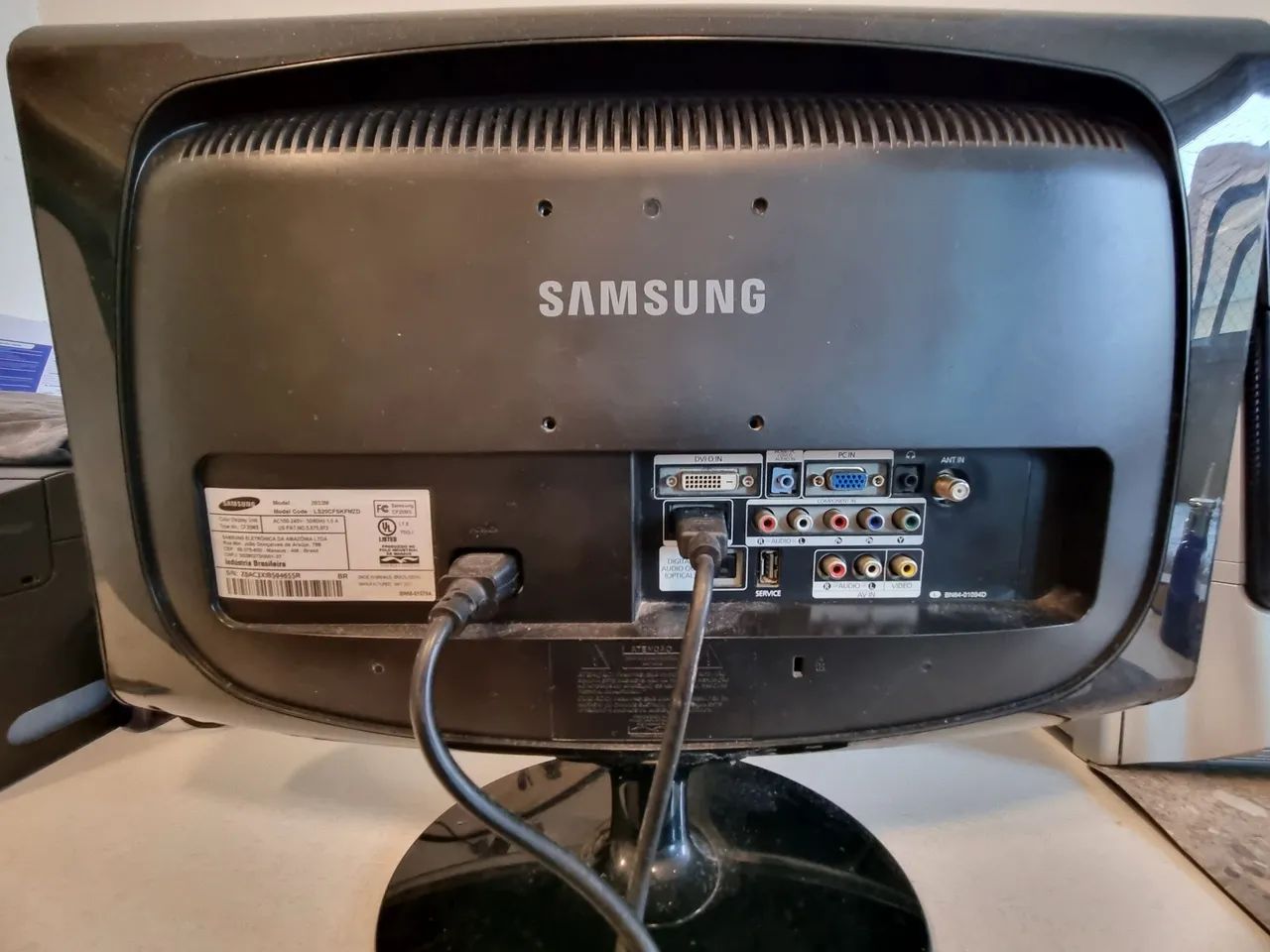 Monitor Samsung modelo 2033M - Foto 2