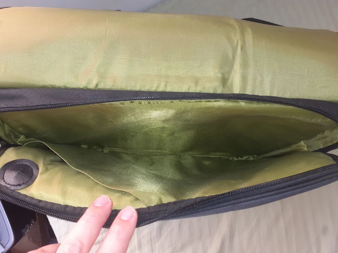  Bolsa Samsonite - cabe até notebook - cor preta - Foto 5