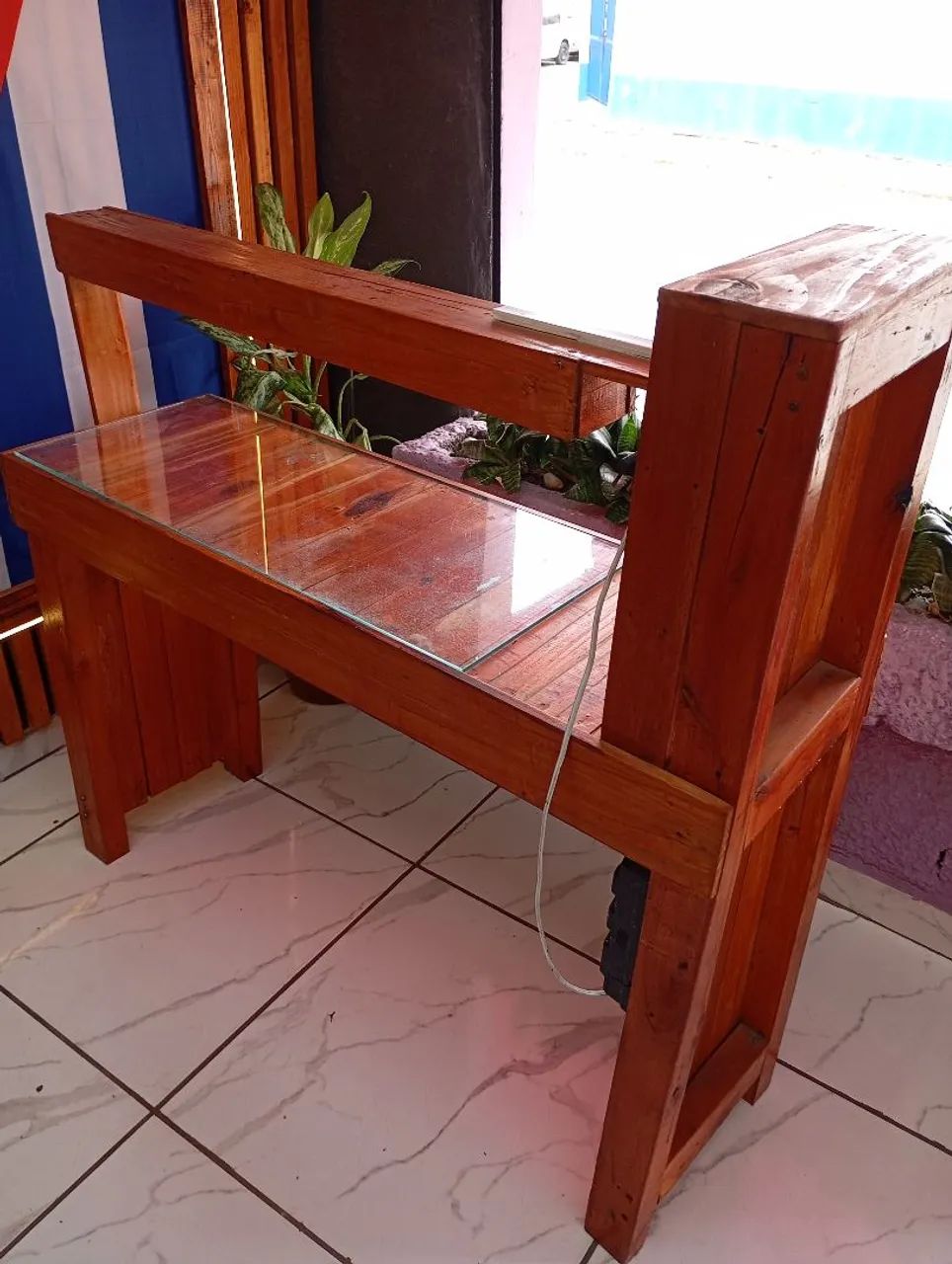 Mesa com luminária 