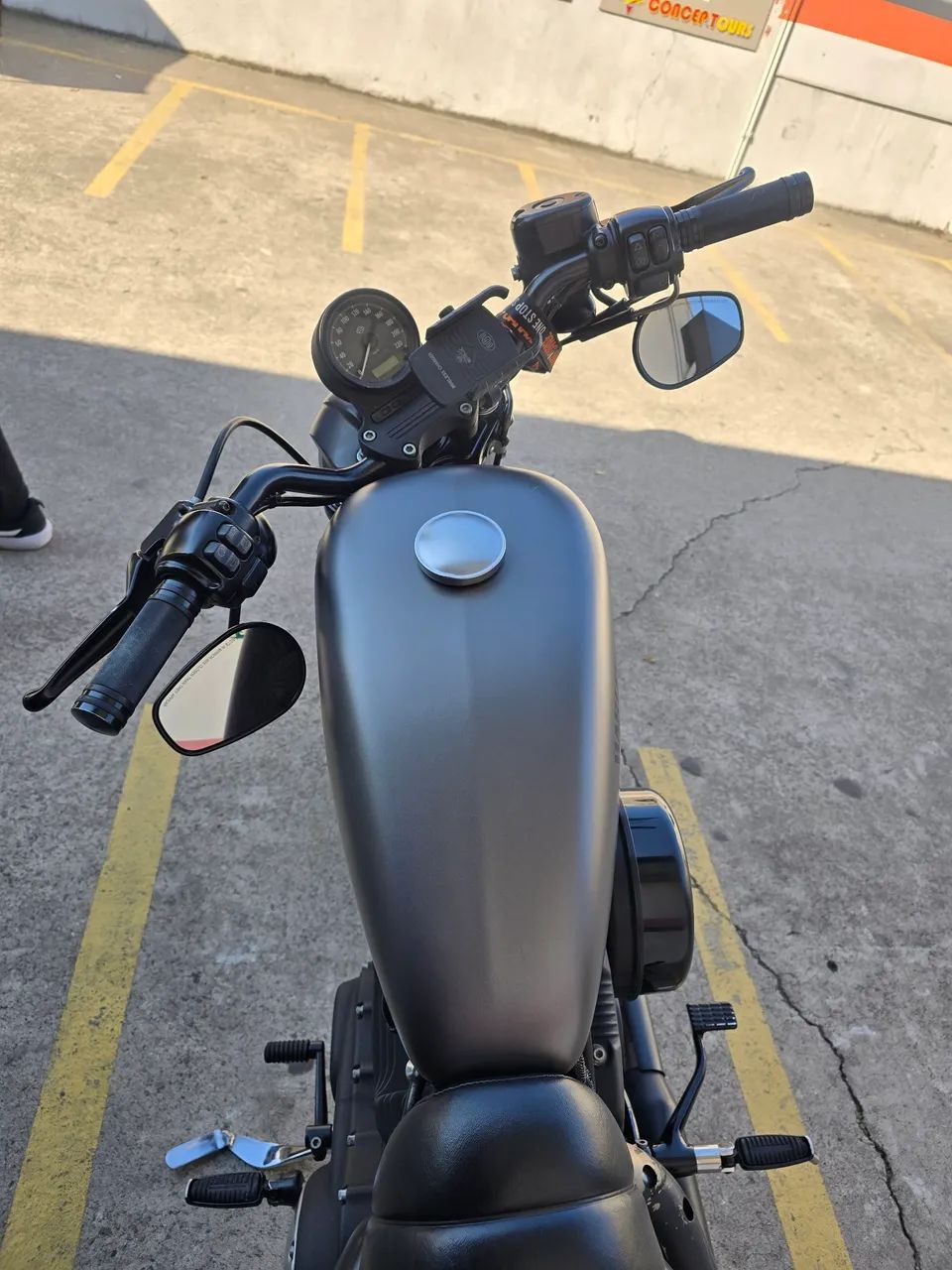 HARLEY DAVIDSON IRON 883 - Foto 2