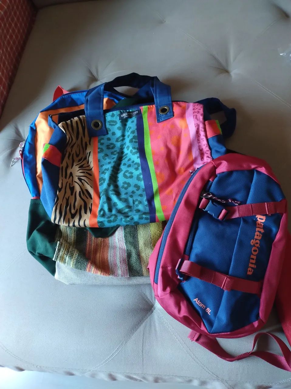 Bazar de Bolsas e Mochilas estilosas e coloridas - Foto 5