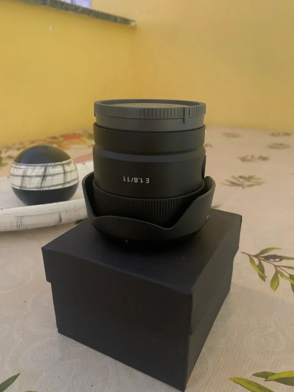 Lente Sony E 11mm F1.8 Nova Zerada - Acessórios para Câmeras e