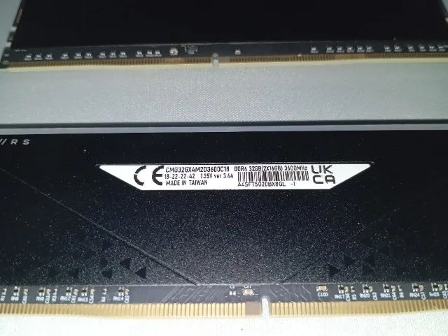 (USADA) 32GB Memória DDR4 Corsair Vengeance RGB RT 3600MHz 2X16GB - Foto 2