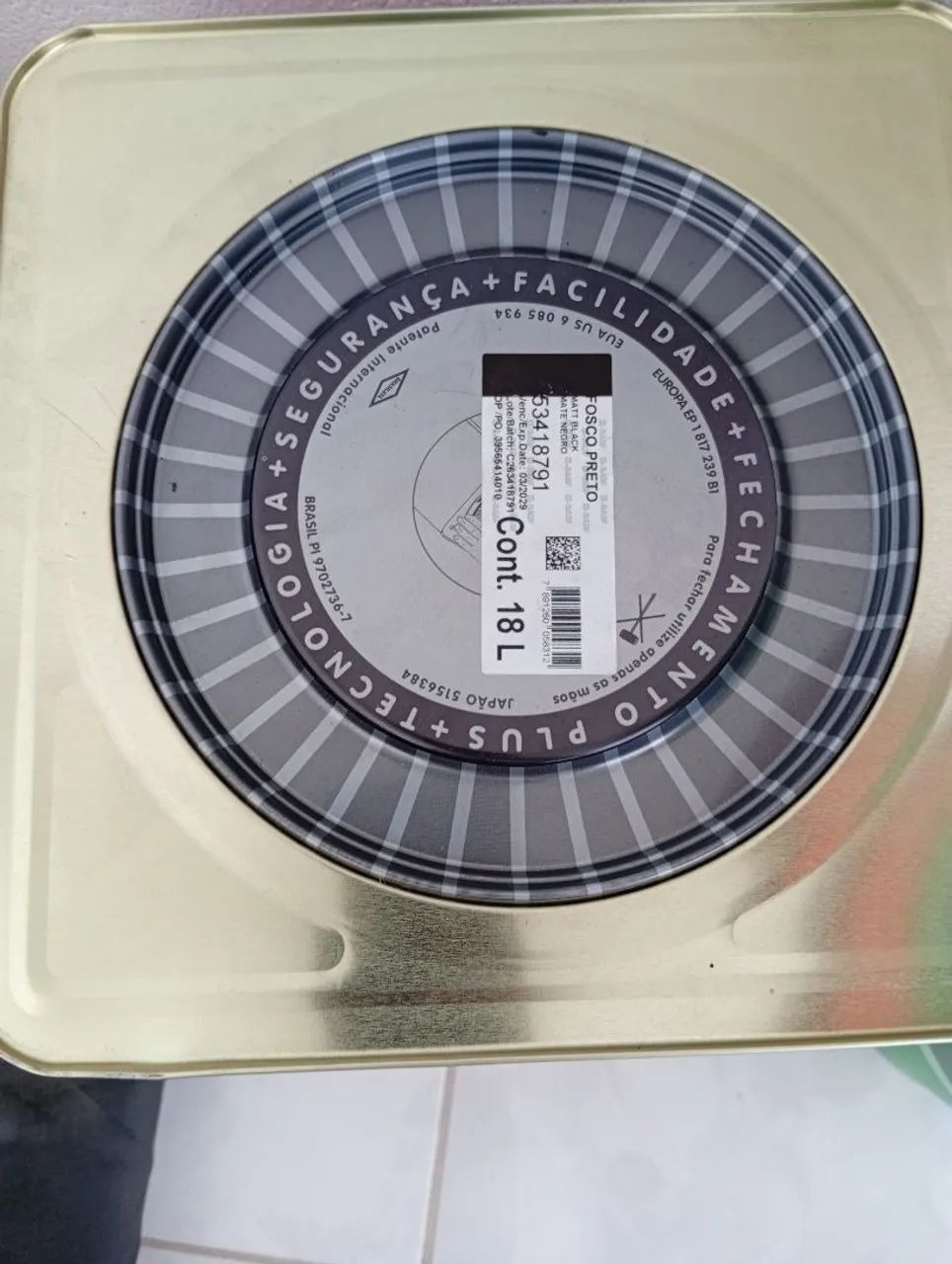 Tinta Suvinil para piso preto fosto 