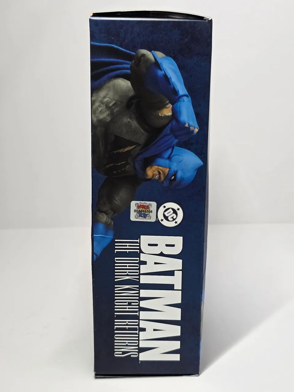 Batman The Dark Knight Returns Blue Suit Damaged Mafex lacrado - Foto 5
