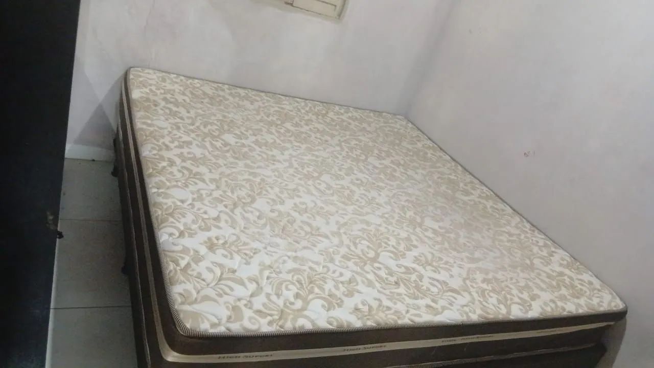 Vende-se cama King seminova