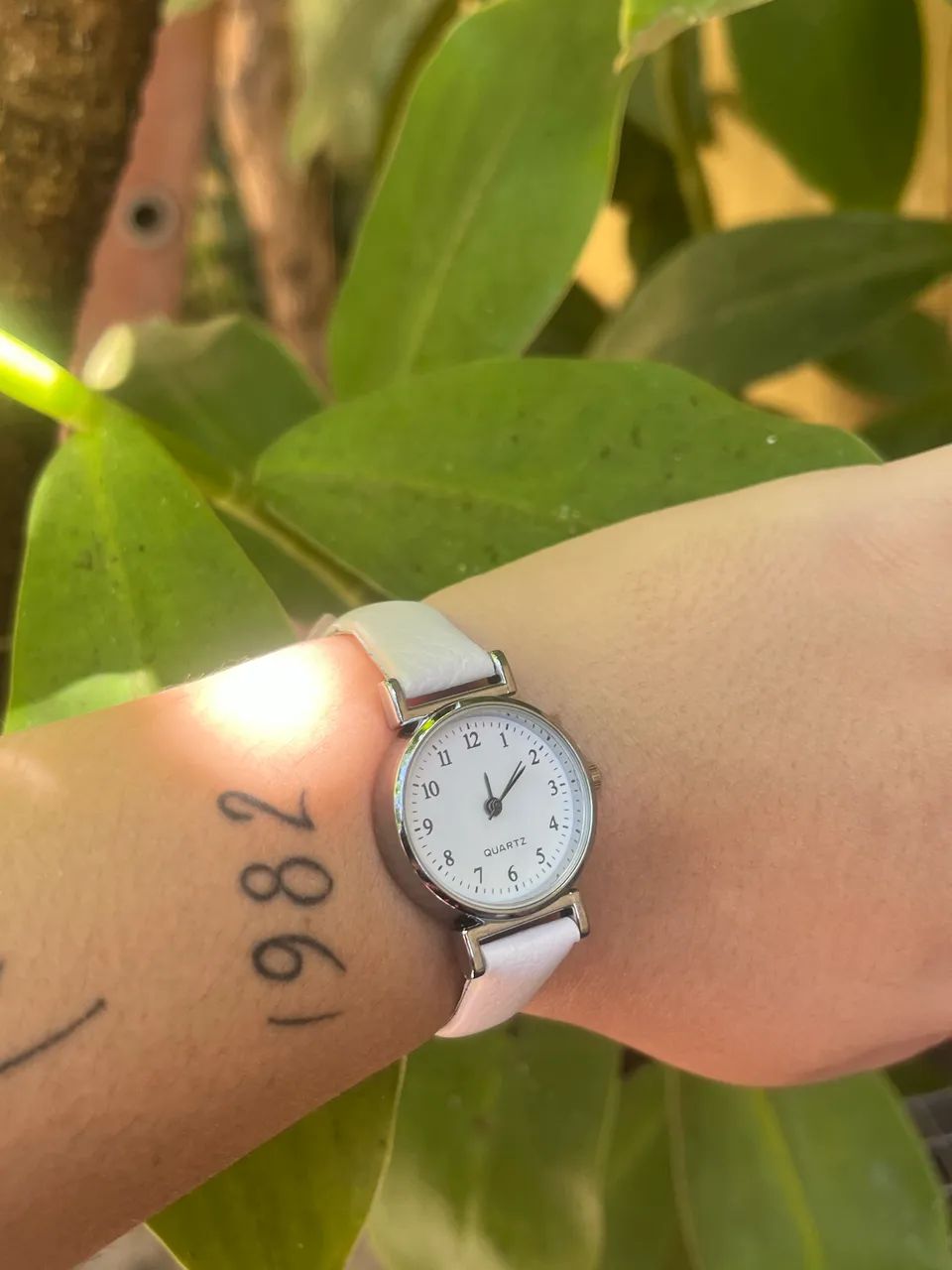 Relógio Feminino Clássico Minimalista - Analógico com Pulseira Elegante - Foto 4