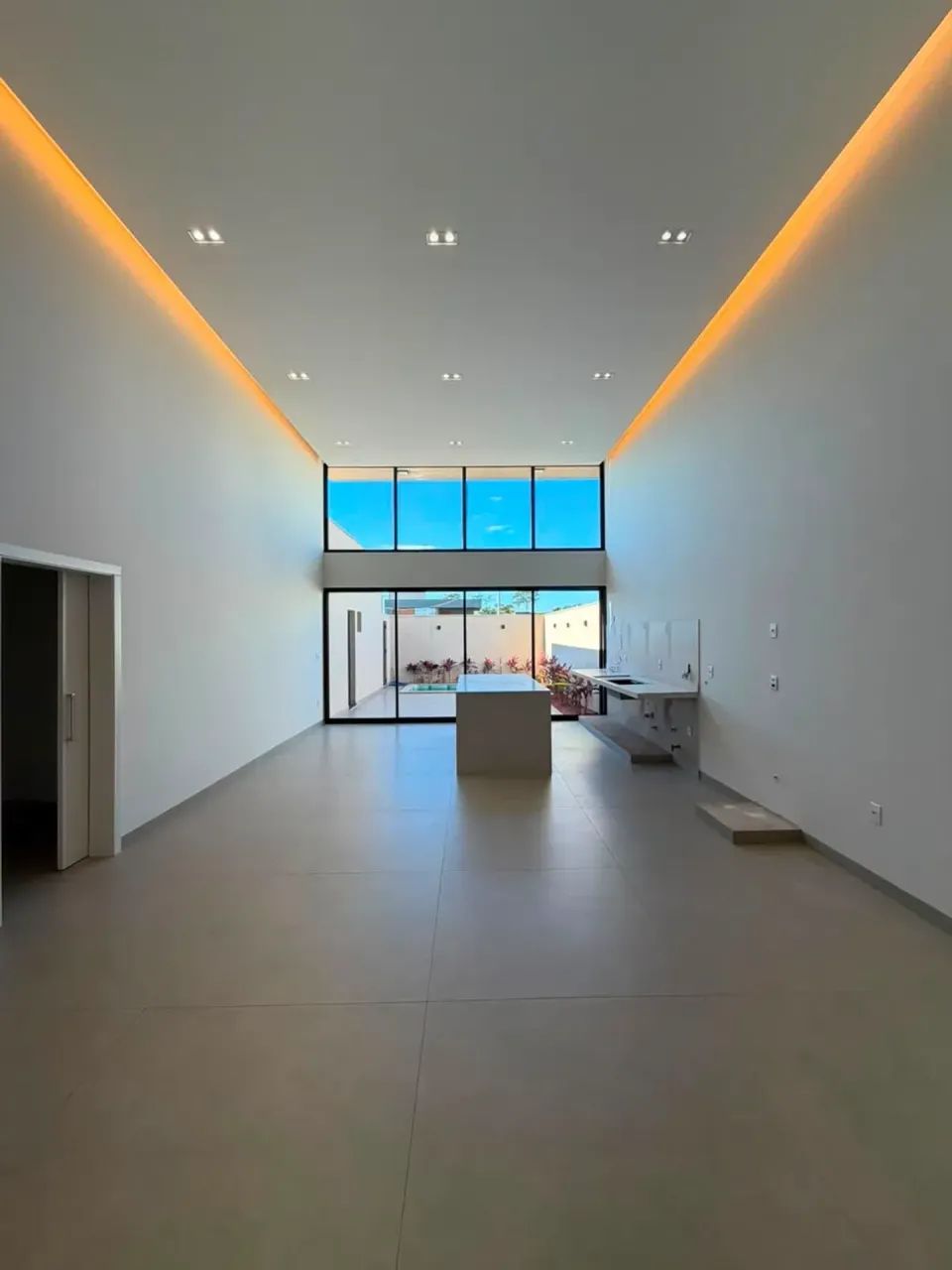 Nova finalizando obras, 3 suites e piscina aquecida