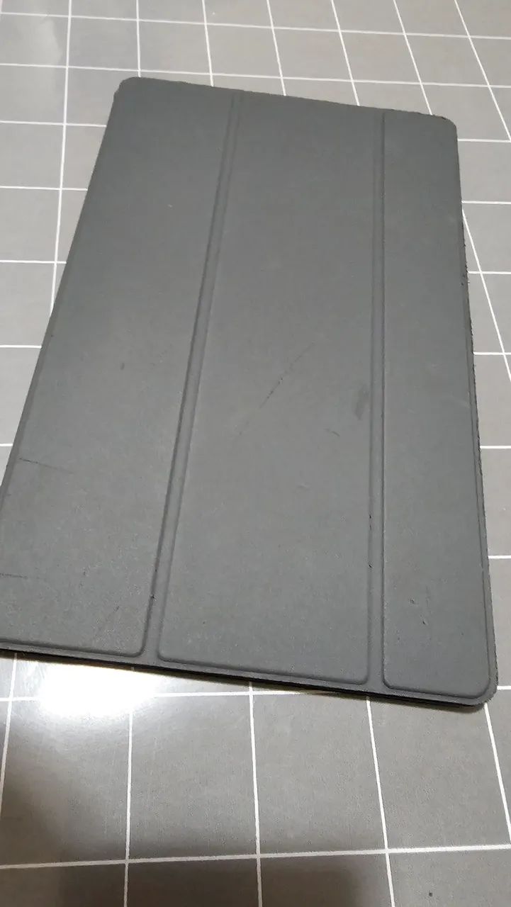 Moto Tab G70 LTE 4G com carregador original e capa - Foto 2
