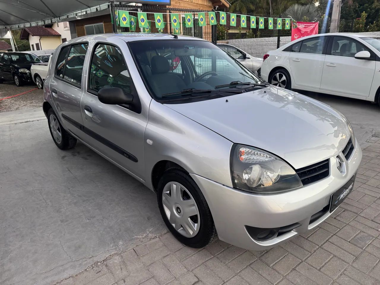 Renault Clio Campus Hi-flex 1.0 16V 5P 2010 - Foto 2