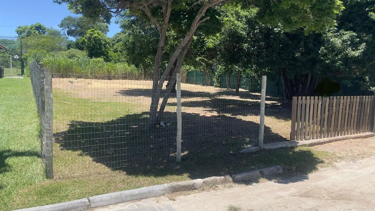 Terreno de 450m² em Condomínio Fechado: Cercado, Limpo e Plano, Pronto para Construir - Foto 2