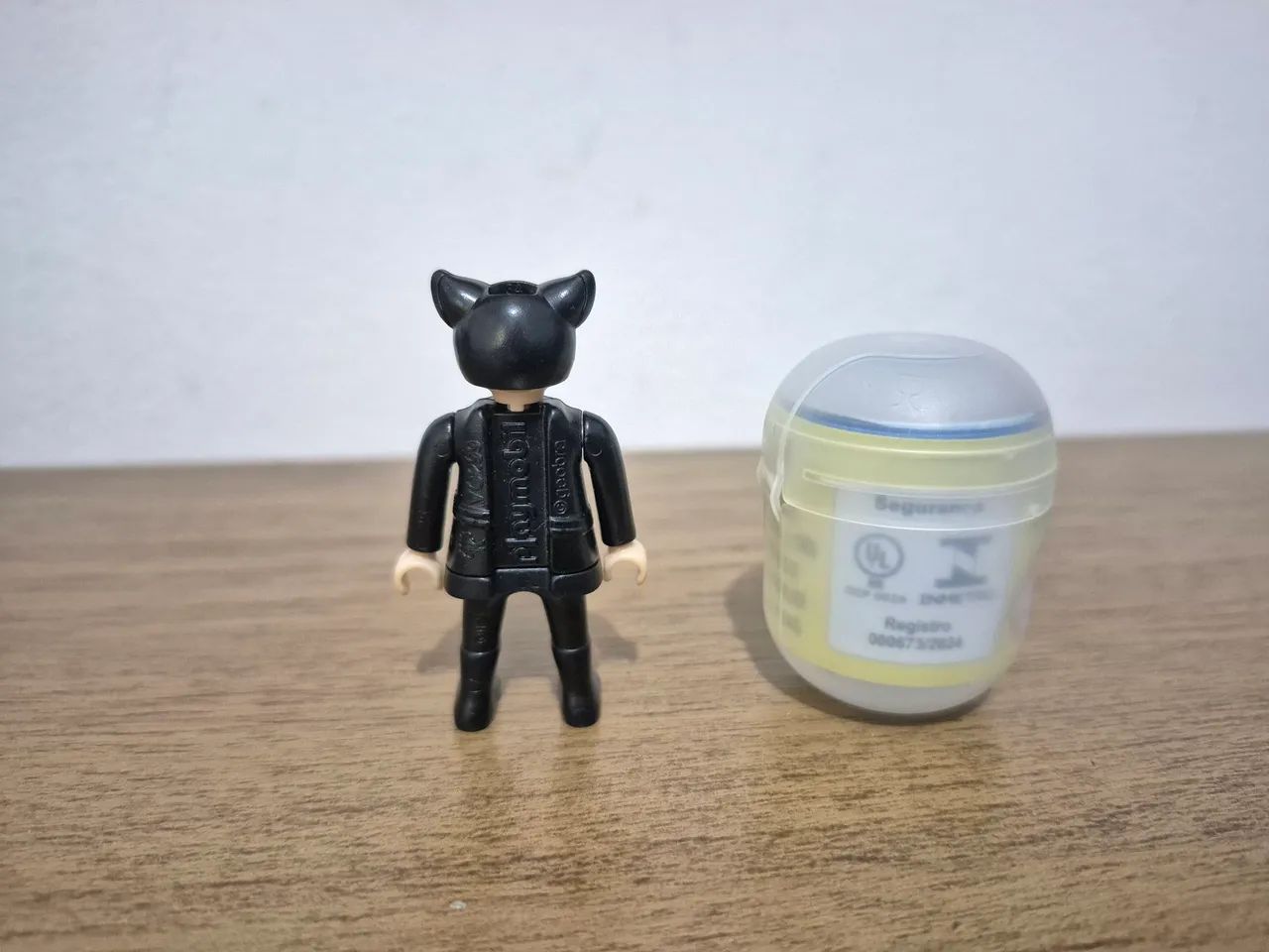 Playmobil Mulher Gato Kinder Ovo - Foto 2