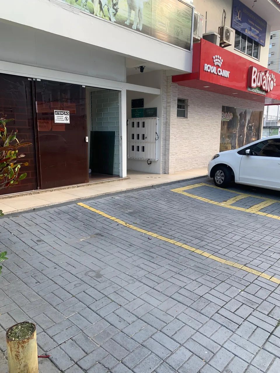 Alugo sala comercial frente rua 