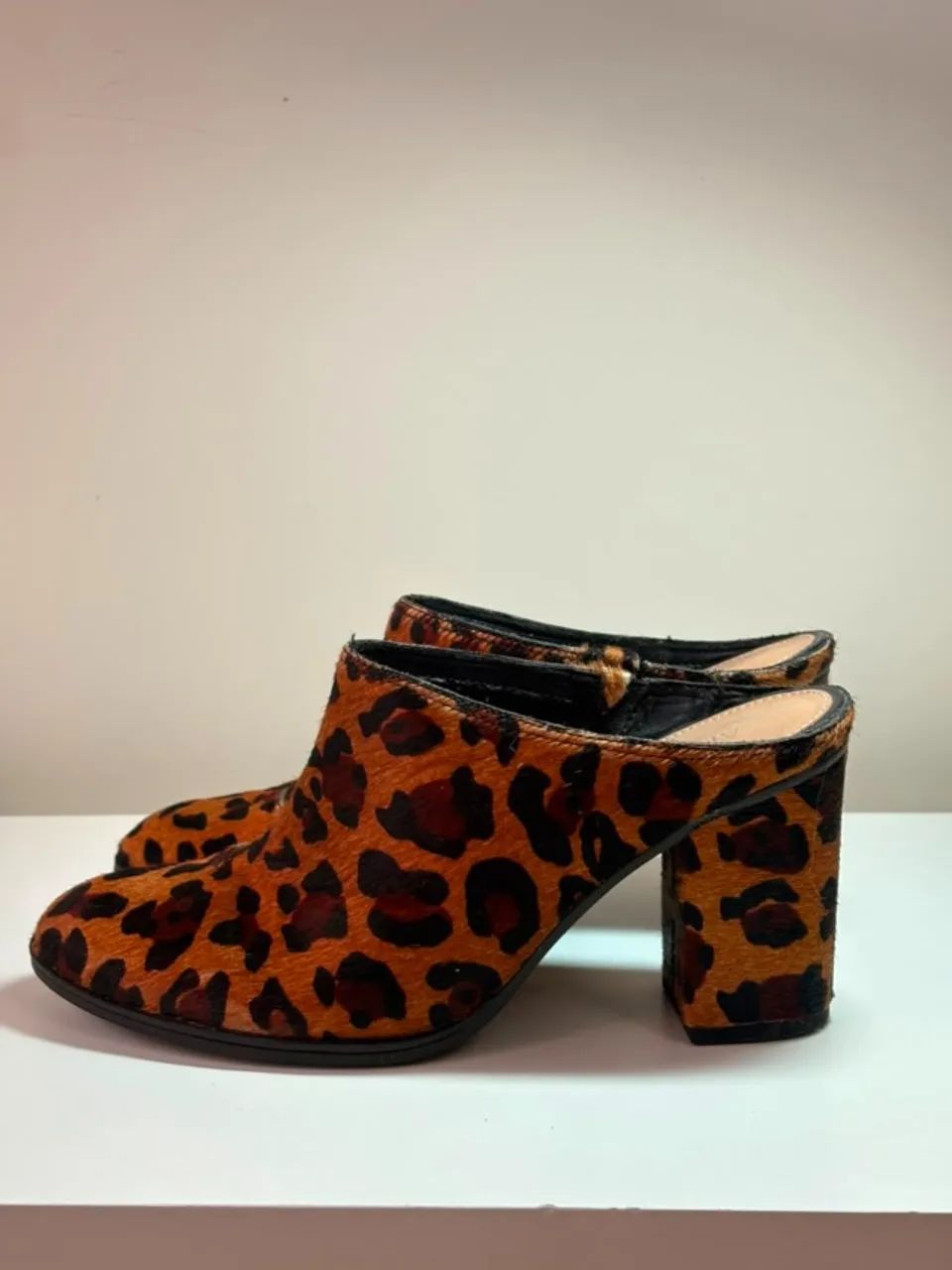 Mule Arezzo Animal Print Onça Salto Bloco Nova - Tam 36 - Foto 2