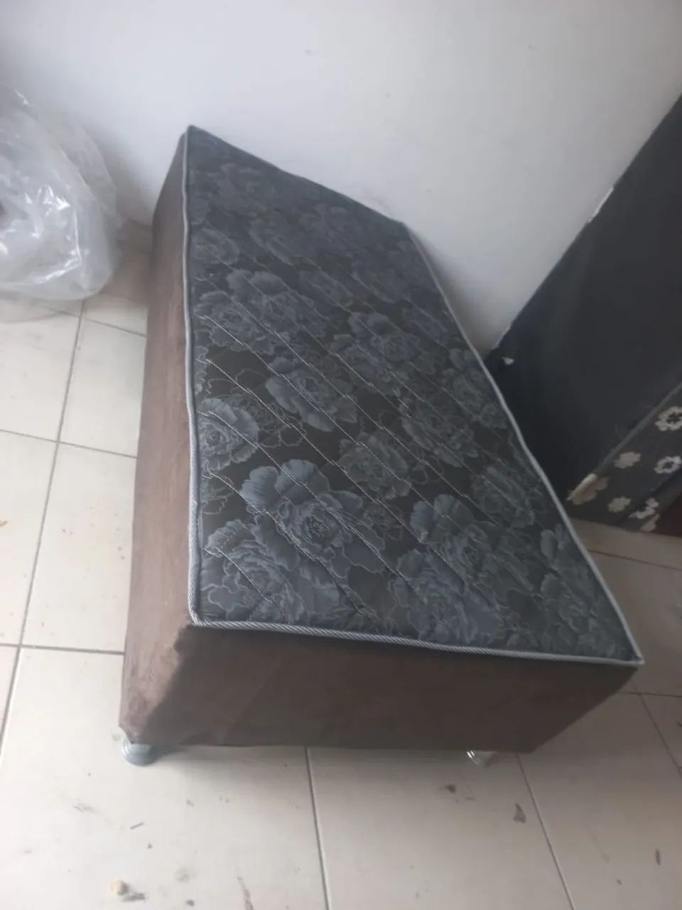 CAMA BOX SOLTEIRO ESPUMA D28 SEMI NOVA R$260- ENTREGO