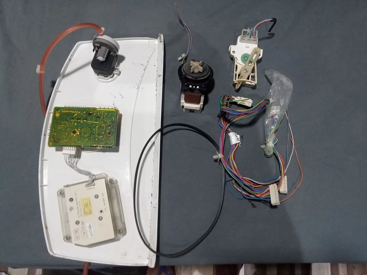 Peças seminovas para máquina de lavar Eletrolux 