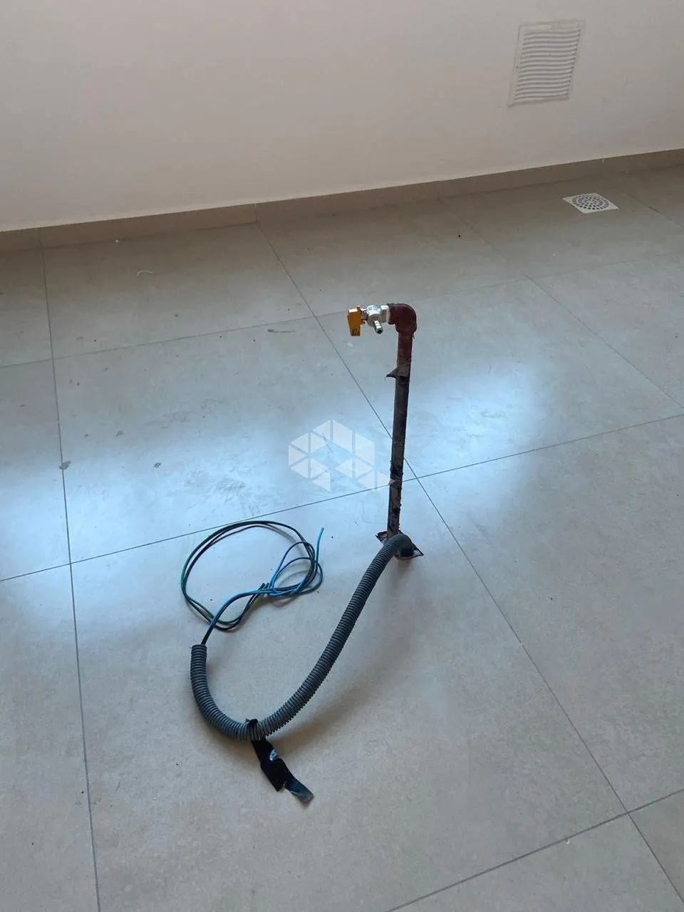 APARTAMENTO 2 QUARTOS COM SUÍTE, CHURRASQUEIRA E LAZER COMPLETO NOS INGLESES, FLORIANÓPOLI - Foto 3