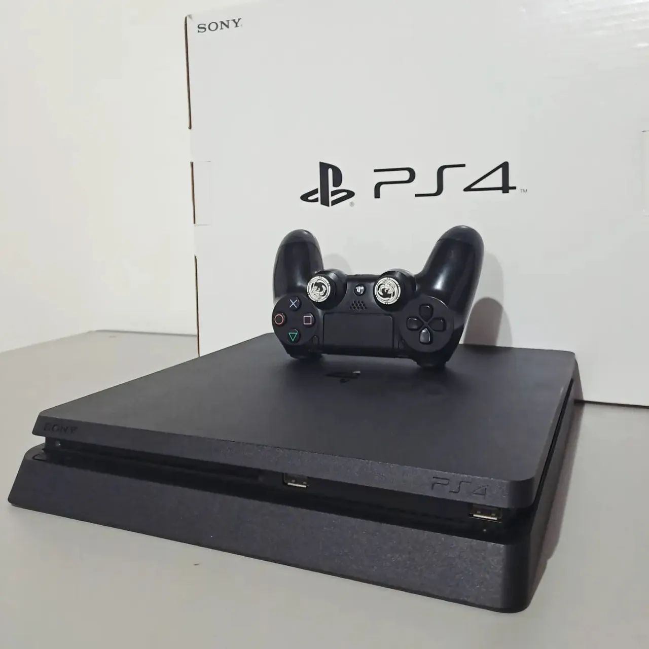 PS4 SLIM 1TB COM CONTROLE ORIGINAL + CAIXAS - Foto 2