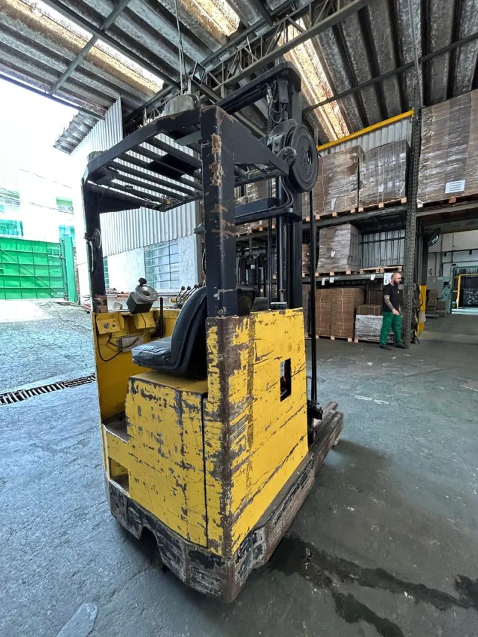 Empilhadeira Elétrica Komatsu - Foto 6