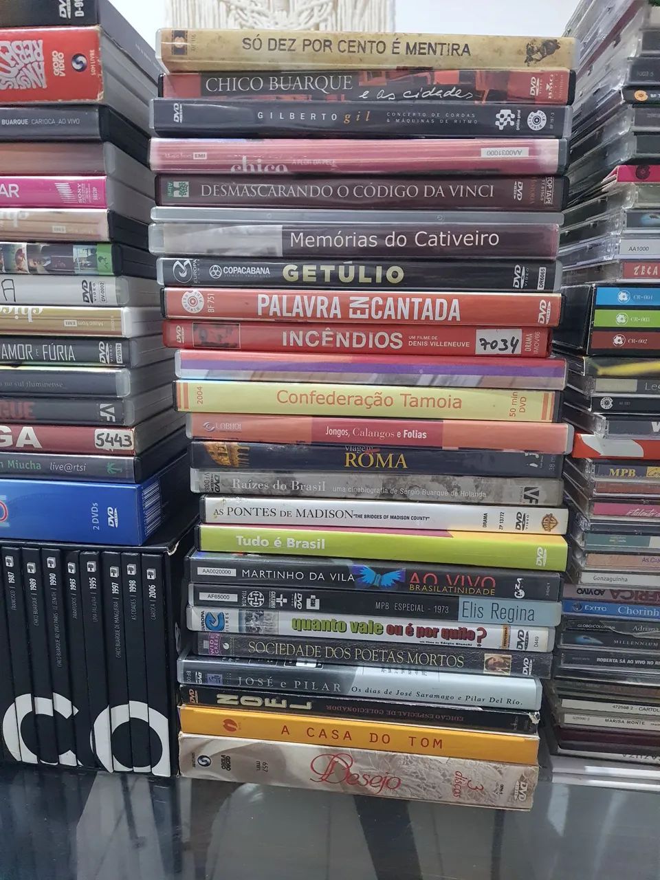 Grande acervo de MPB e cinema - cerca de 100 CDs, DVDs, boxes e VHS - Foto 3
