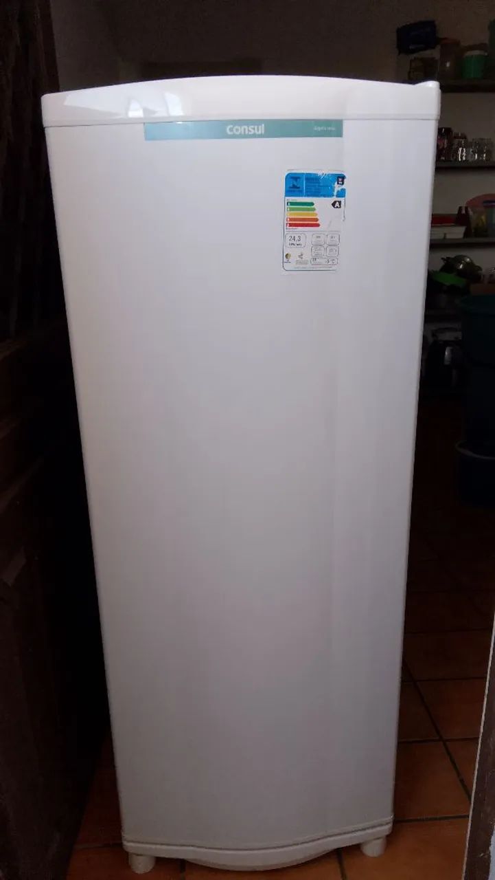 Geladeira Consul 261L - Econômica, Conservada e Funcionando Perfeitamente