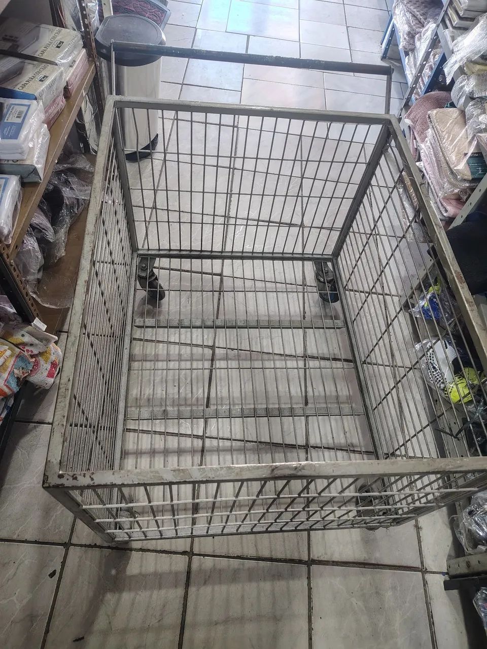 Vendo carro pra comercial tamanho 90x70 - Foto 2