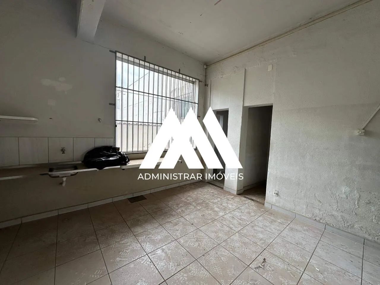Alugo loja comercial em Itaúna com excelente localização! - Foto 2