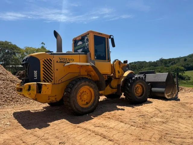 Pá Carregadeira Volvo L60E 2004 - Foto 5