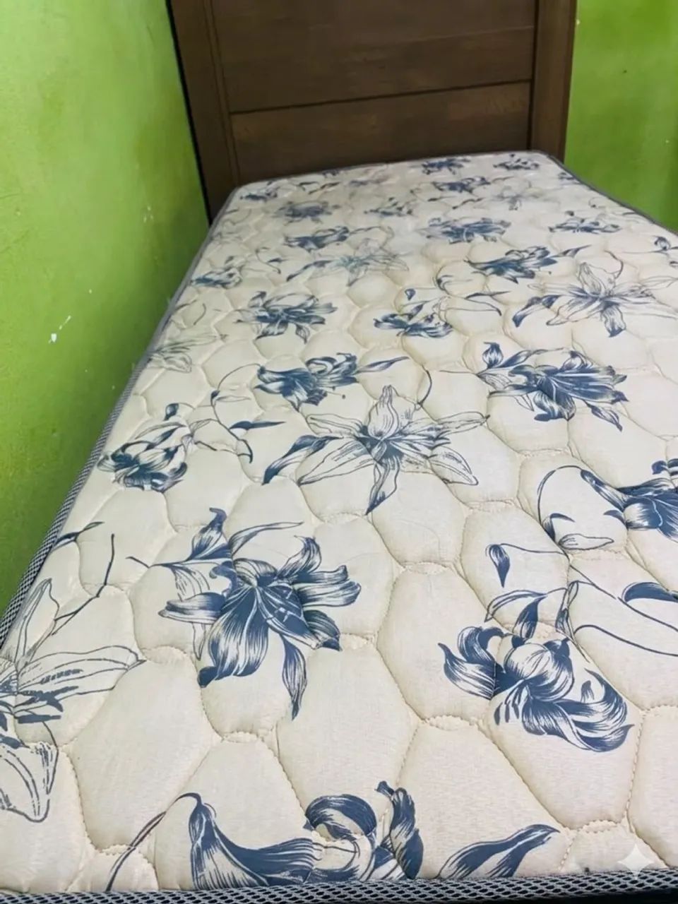 Cama de solteiro de madeira com cabeceira -R$ 350 - Foto 2