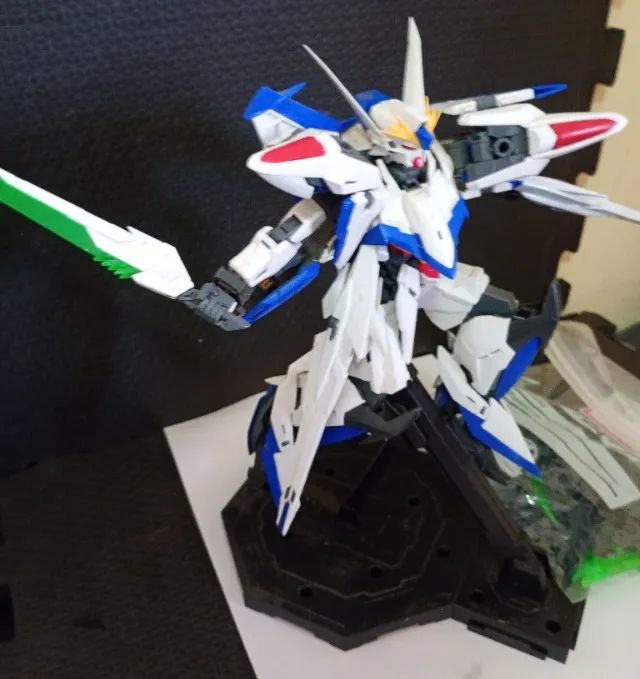 Gundam - MG Eclipse - Foto 3