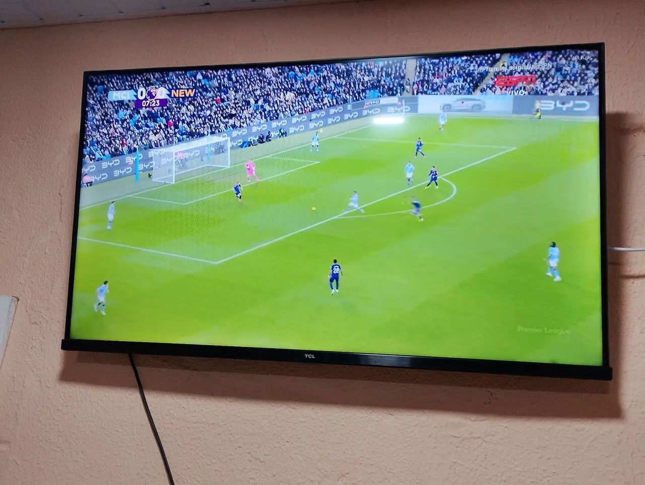 Smart tv TCL Android 43' - Foto 3