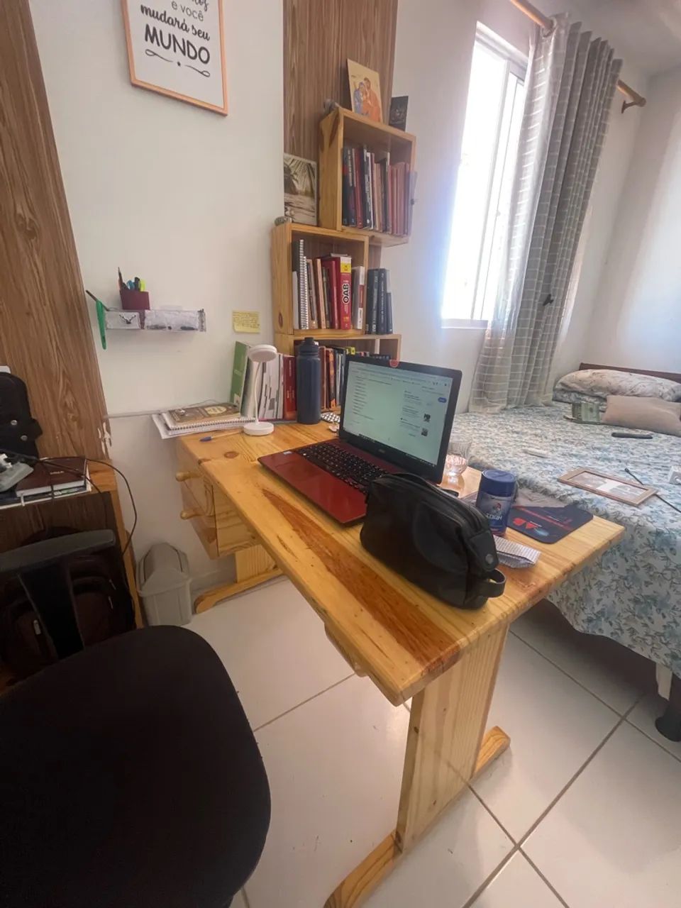 Escrivaninha e prateleira de livros  - Foto 3