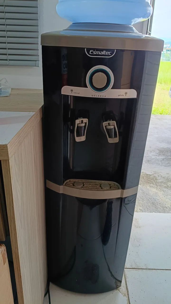 Bebedouro de coluna Esmaltec com compressor - Foto 3