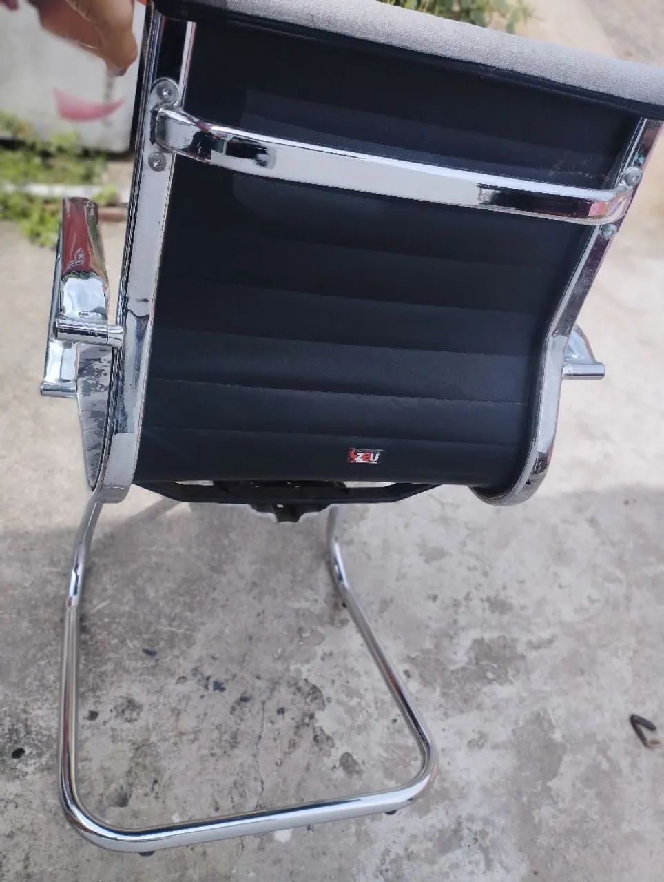 Vendo essa cadeira de escritório executiva. - Foto 5